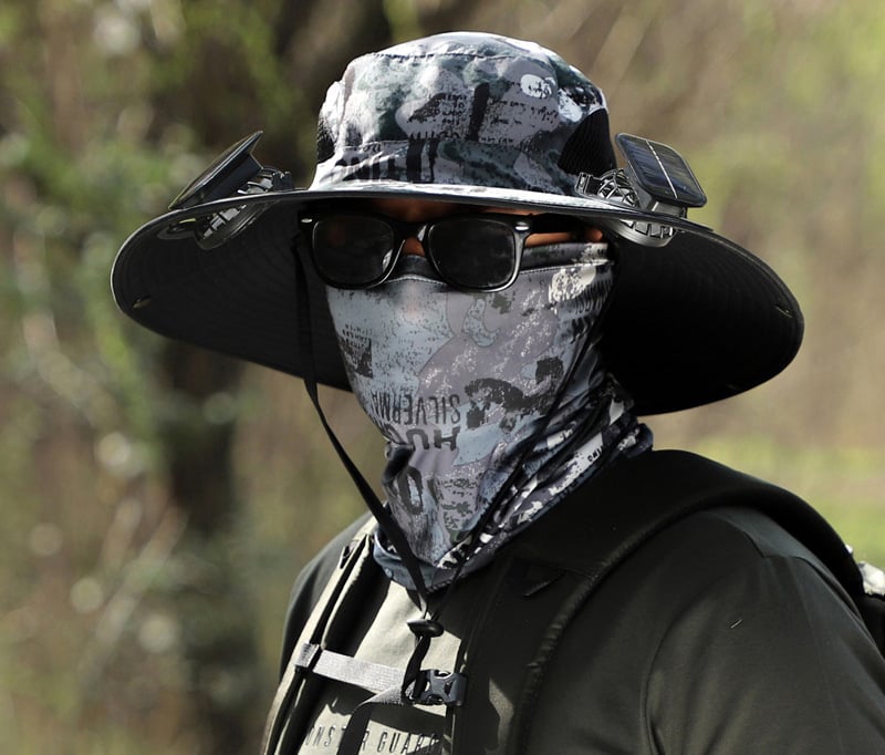 AirShade Sonnenhut für Herren mit Ventilator – Einheitsgröße, solarbetriebene Kühlung, breite Krempe, leicht und verstellbar