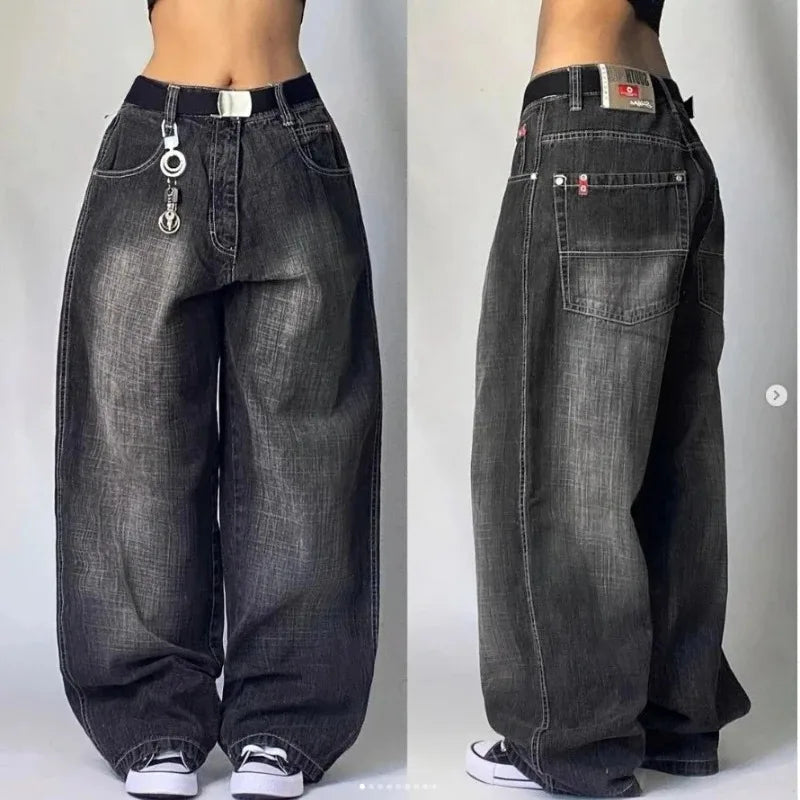 Bequeme Baggy Jeans für Damen – High Waist und funktionale Taschen im urbanen Style