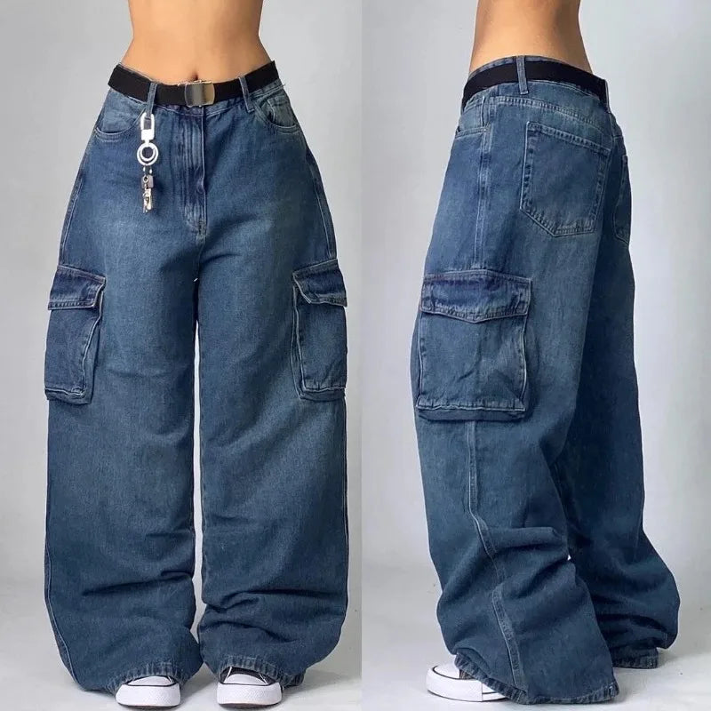 Bequeme Baggy Jeans für Damen – High Waist und funktionale Taschen im urbanen Style