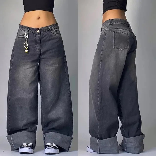 Bequeme Baggy Jeans für Damen – High Waist und funktionale Taschen im urbanen Style