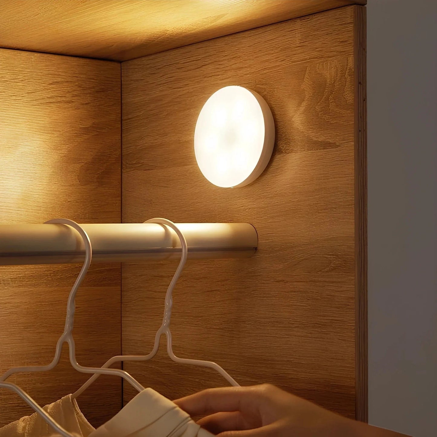 Bewegungsmelder Licht | LED Beleuchtung für Flure, Treppen und Schränke