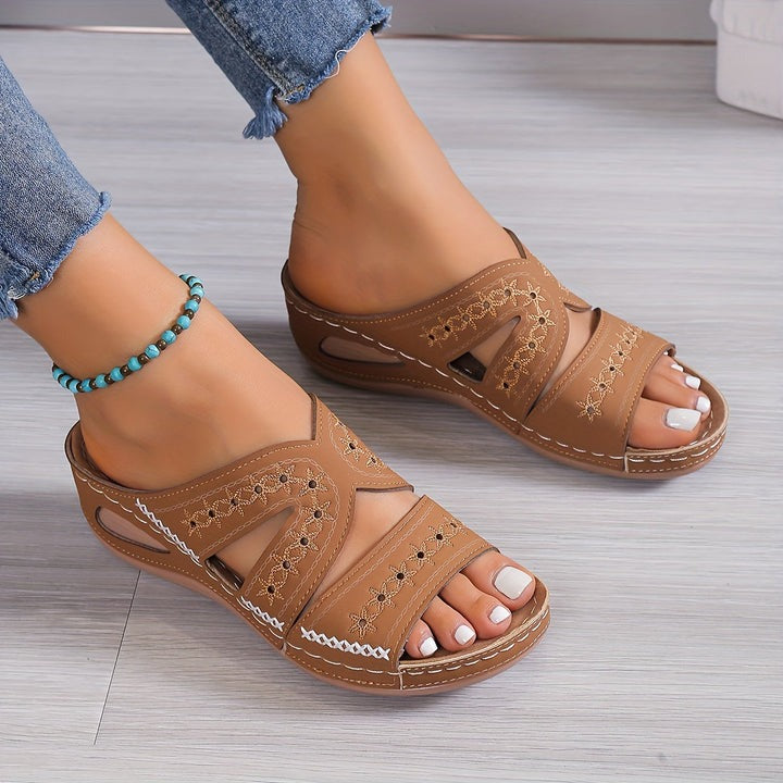Women's summer sandals with ergonomic design – comfortable throughout the summer