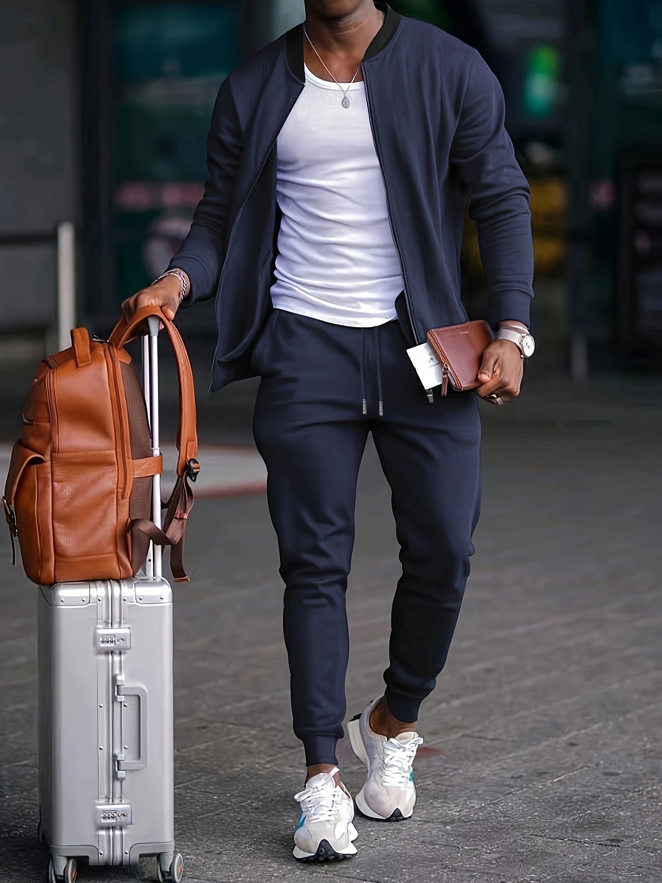 Slim Fit Trainingsanzug für Herren mit Reißverschlussjacke und konisch zulaufender Jogginghose – bequem für Sport und Freizeit