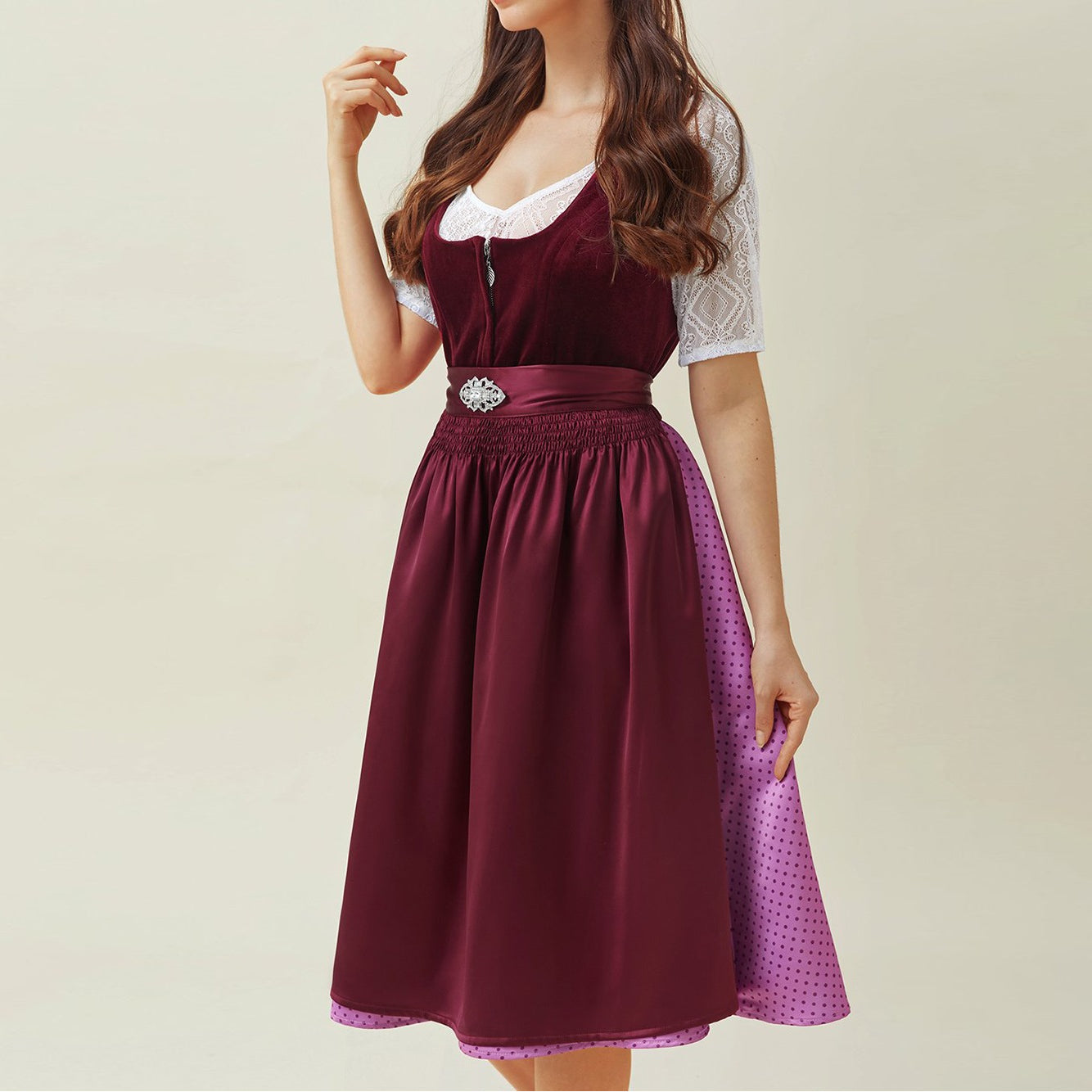 Lila Dirndl mit Schürze – Oktoberfest | Elegantes Trachtenkleid für einen femininen Look