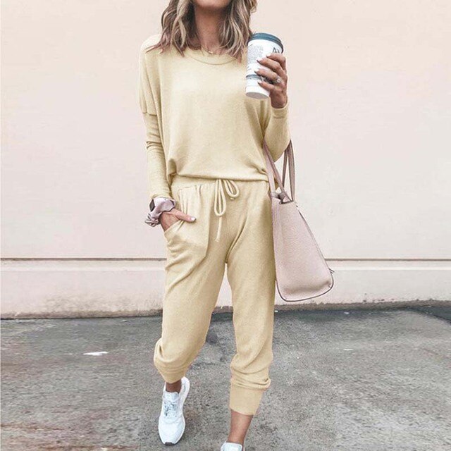 Loungewear Set | Damen Freizeitmode für Zuhause und unterwegs