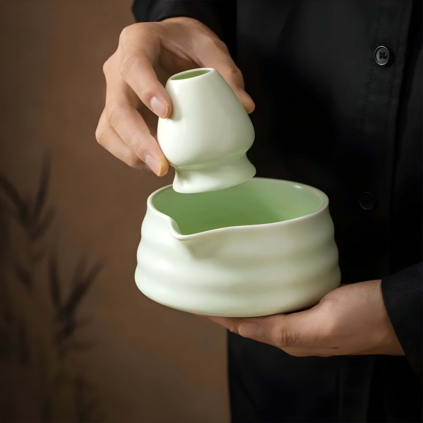 Matcha-Set aus – Ein traditionelles Matcha-Brühset mit Schale, perfekt zum Entspannen zu Hause.