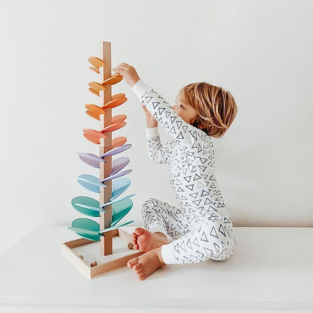 Montessori Regenbogen Knikkerbaum aus Holz – Pädagogisches Spielzeug für 2-Jährige zur Förderung von Feinmotorik und auditivem Lernen
