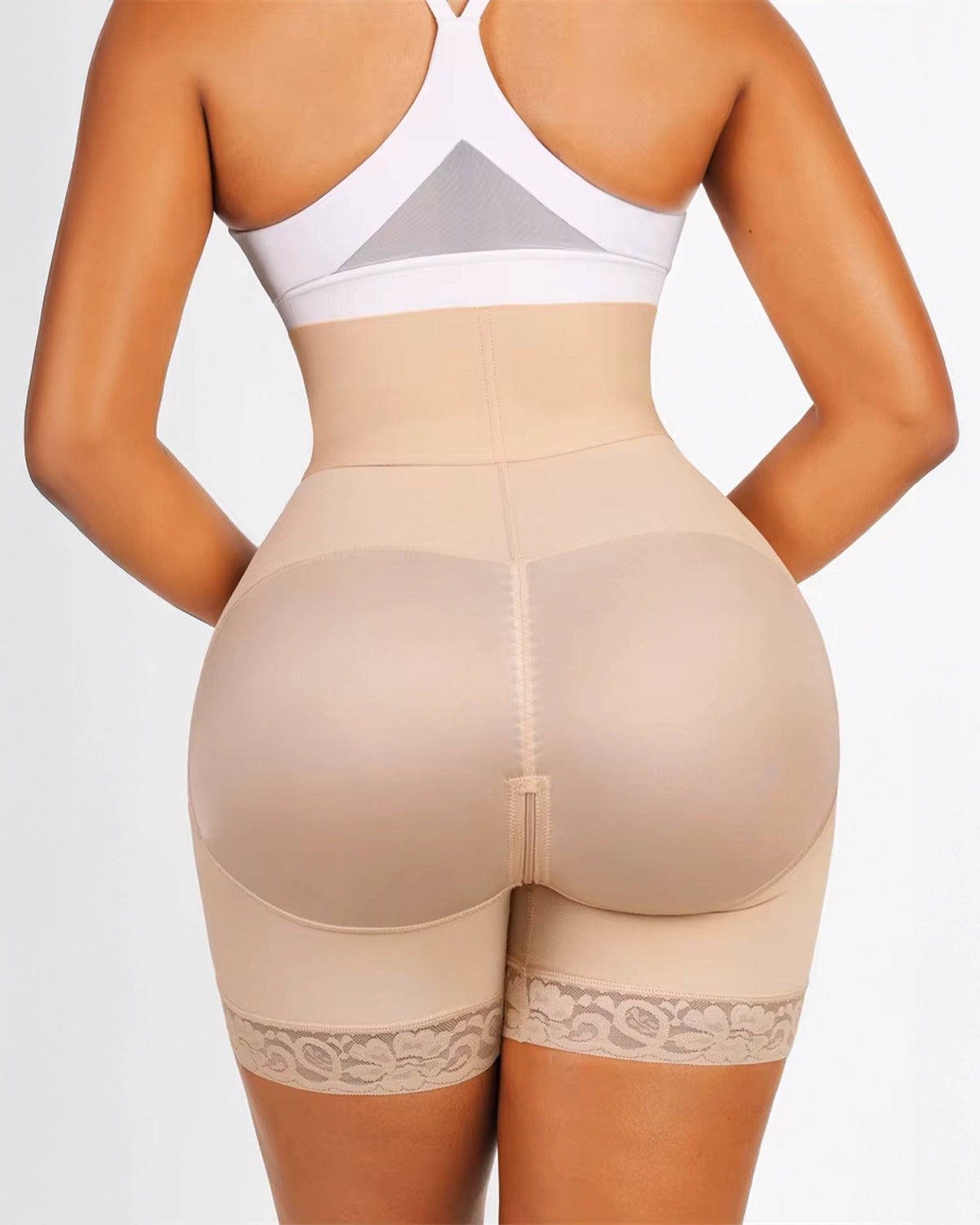 Nahtlose Body-Shaper-Shorts mit Bauch-weg-Effekt und Hüftformung – bequem und rutschfest, ideal für den Alltag und besondere Anlässe.