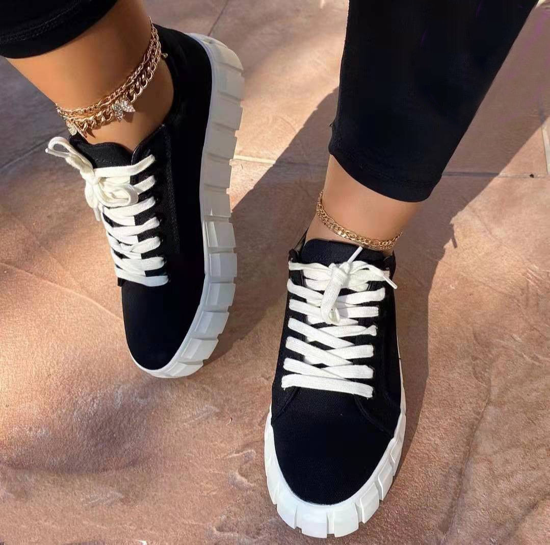 Chaussures de sport pour femmes à semelle compensée : le confort rencontre le style urbain moderne