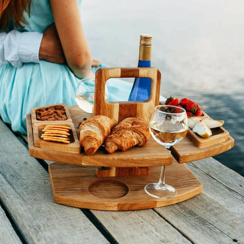 Tragbarer Holz-Weintisch Klappbar mit Snackfächern und Glashaltern – Ideal für Picknick und Outdoor-Veranstaltungen