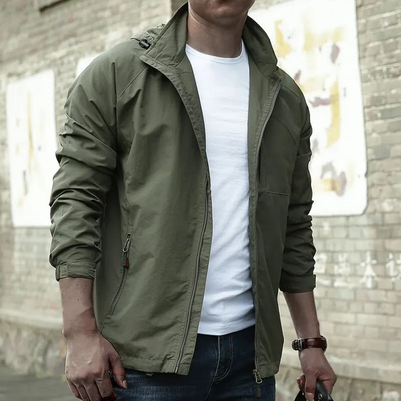 Wasserdichte Cargo Sommerjacke | Outdoor-Bekleidung für Männer bei unbeständigem Wetter