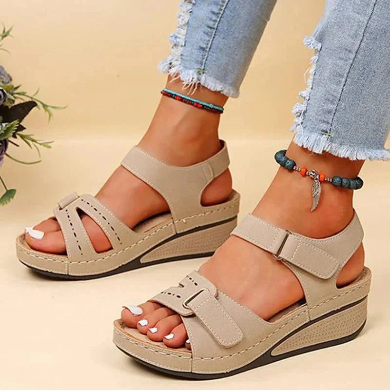 Bequeme Damen Plateau Sandalen