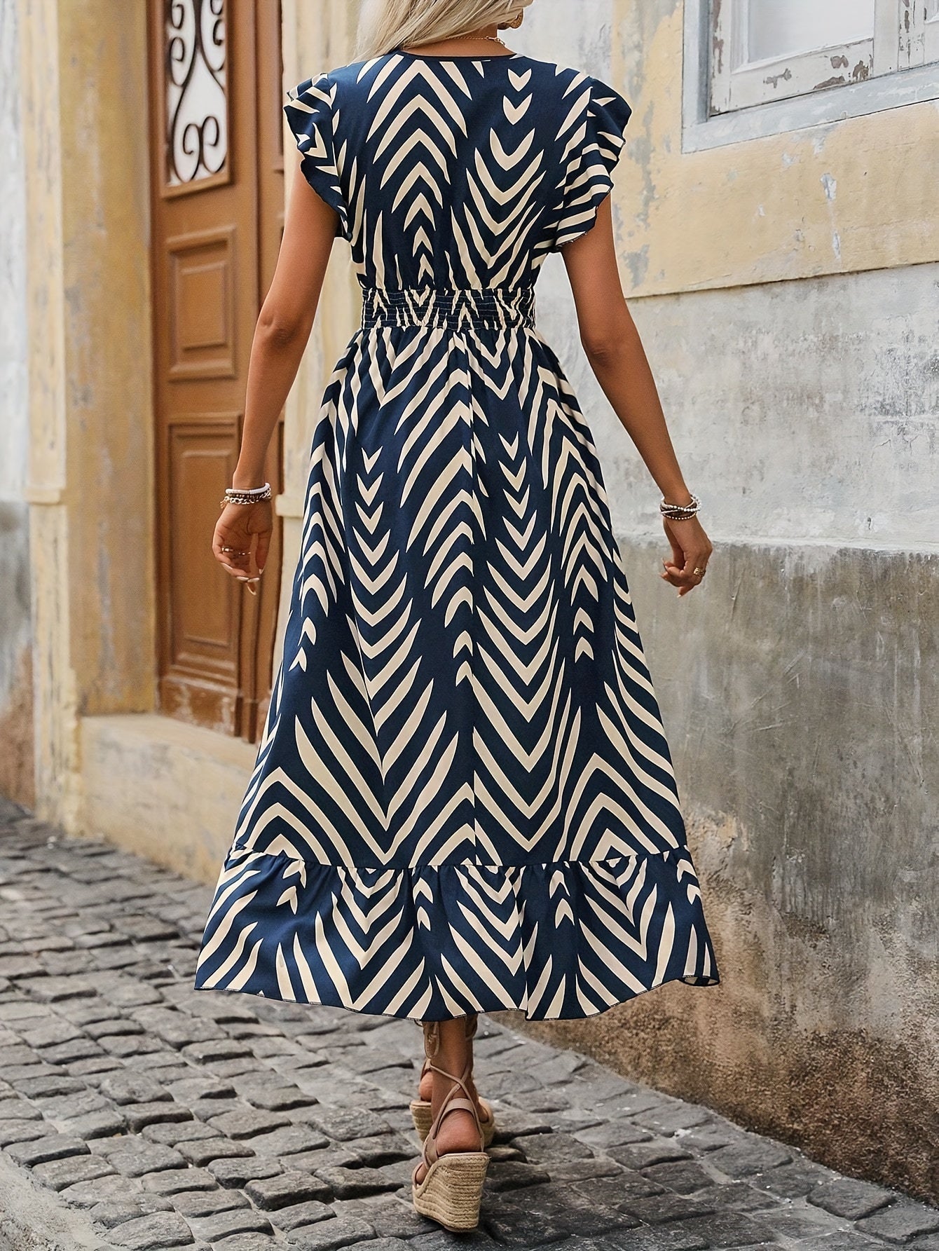 Damen Kleid – Fließender Sommerstil mit Chevron-Muster