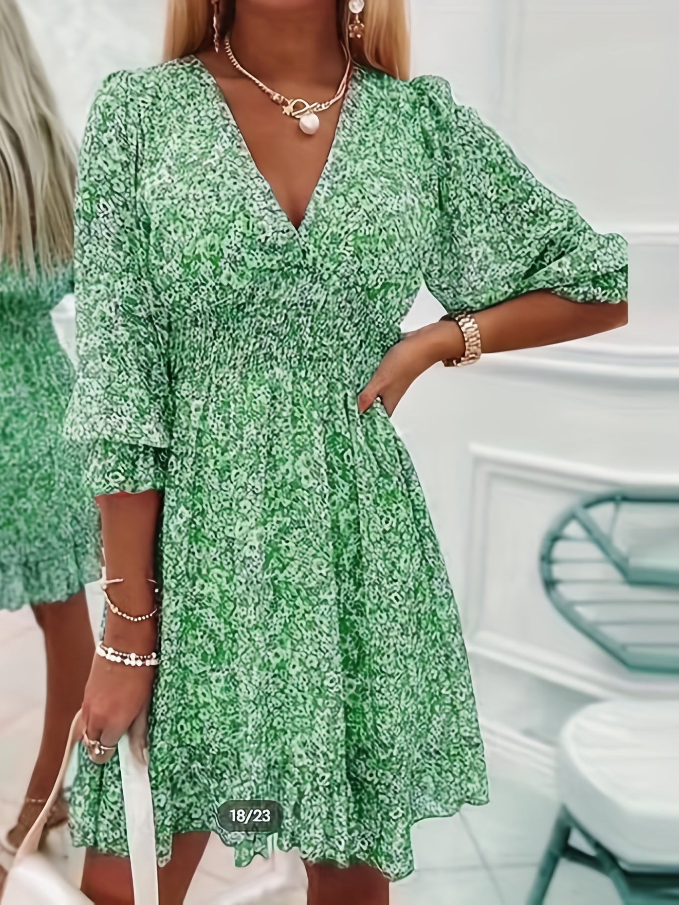 Damen Kleid Floral V-Ausschnitt mit Flatterärmeln für Hochzeitsgast und Freizeit, knielang, bequem und elegant