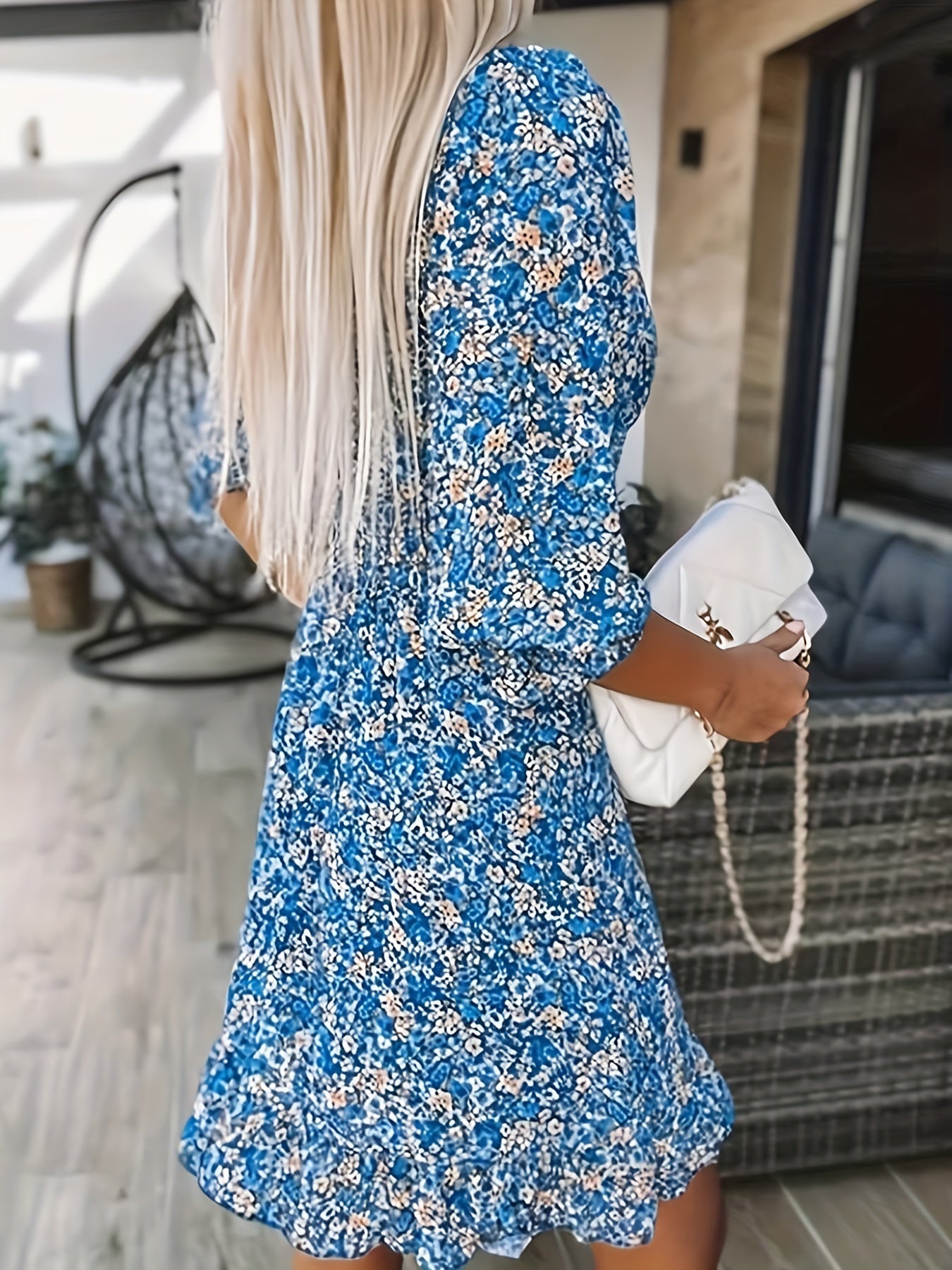 Damen Kleid Floral V-Ausschnitt mit Flatterärmeln für Hochzeitsgast und Freizeit, knielang, bequem und elegant