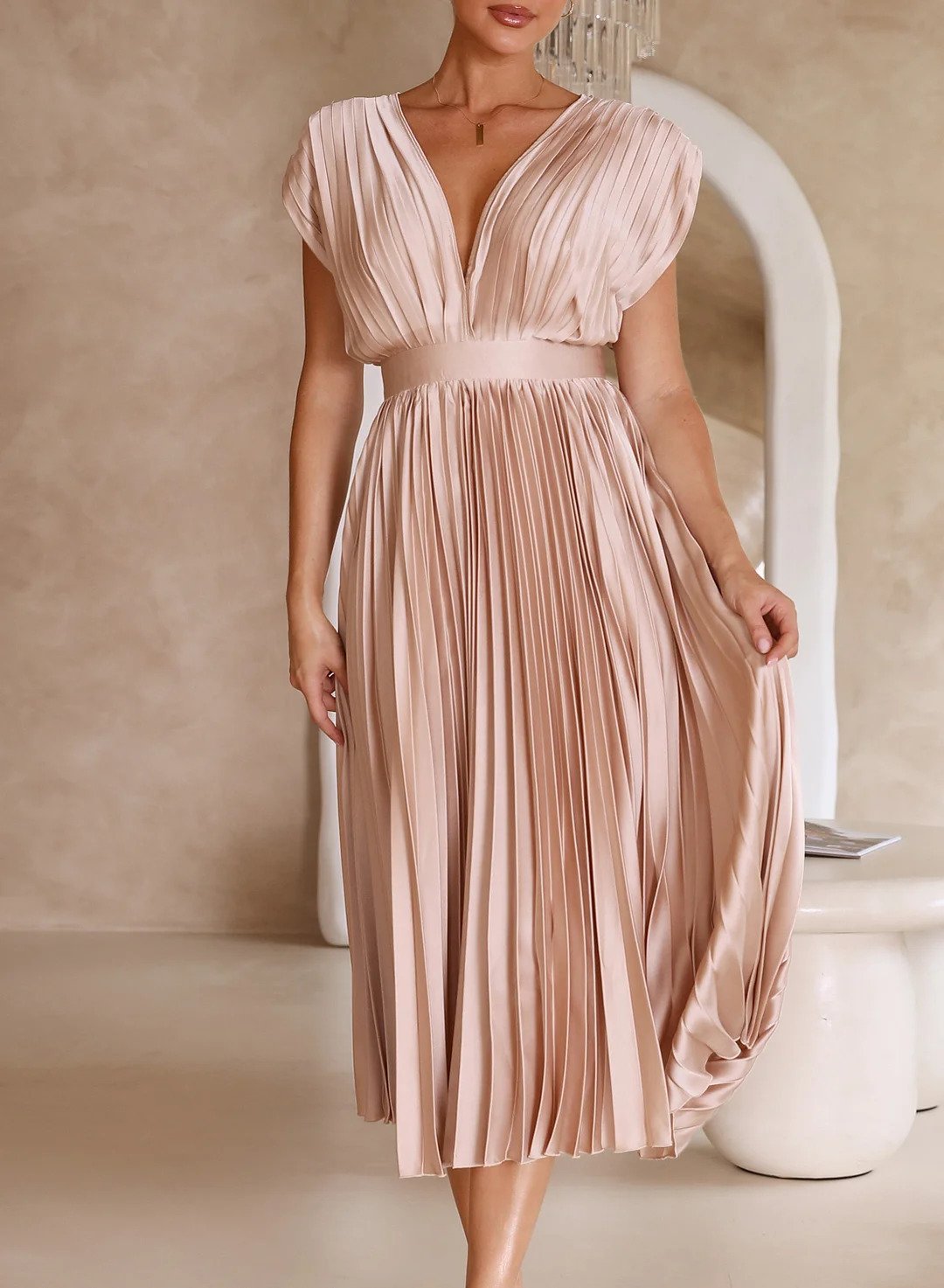 Damen Kleid – Maxikleid mit kurzen Ärmeln und zeitloser Eleganz
