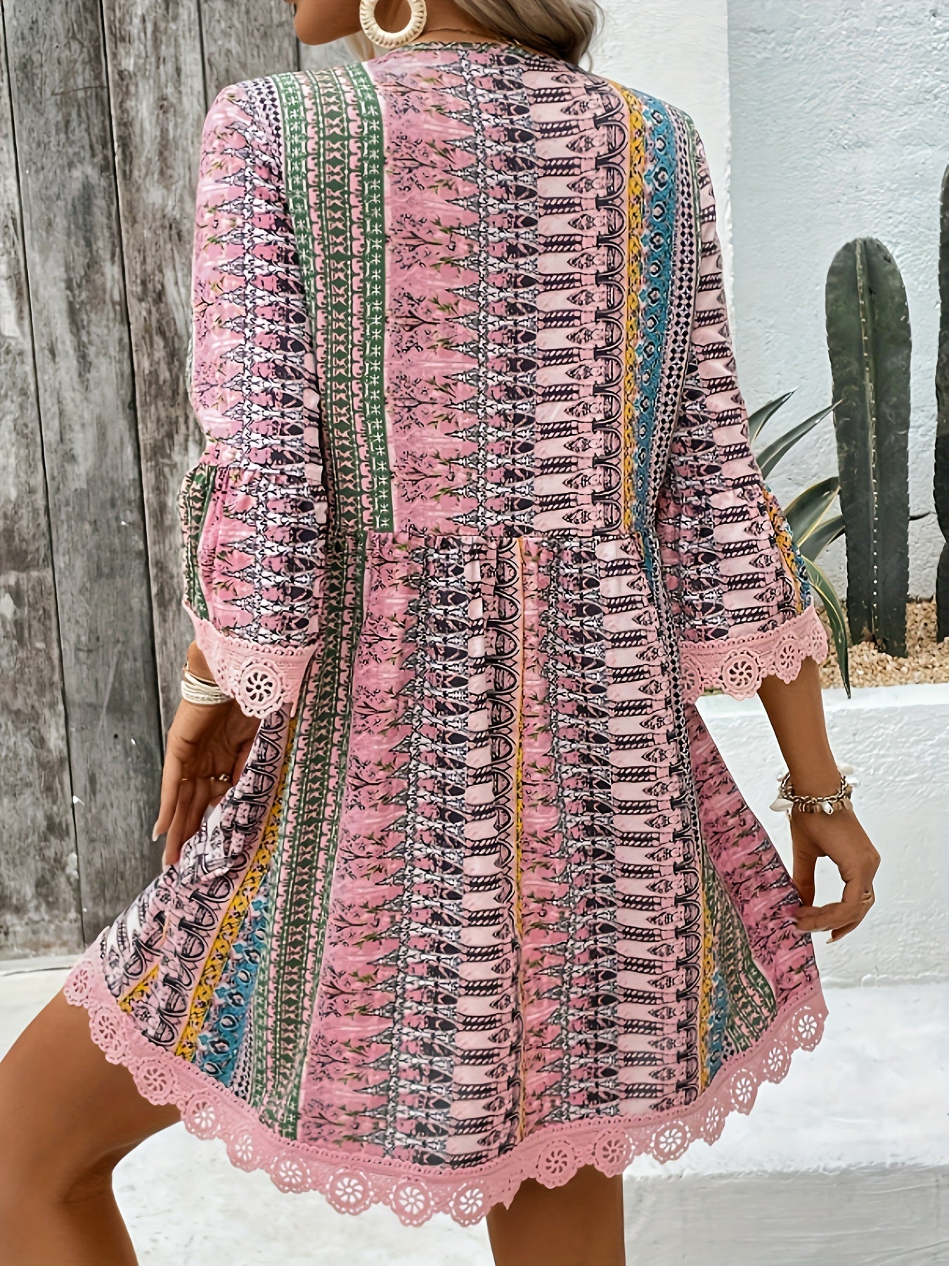 Damen Kleid V-Ausschnitt Spitzenverkleidung mit Blumenmuster Sommerkleid für Freizeit und Gartenpartys