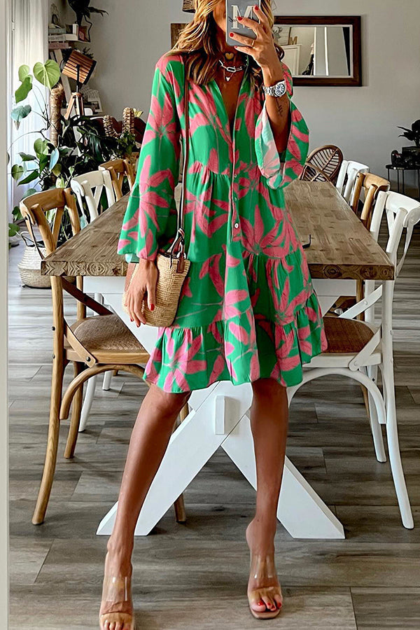 Damen Mini Kleid mit Glockenärmeln und V-Ausschnitt – Sommerkleid für Freizeit und besondere Anlässe