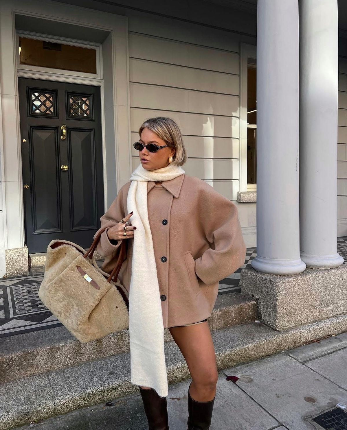Eleganter Minimalistischer Herbst- und Wintermantel