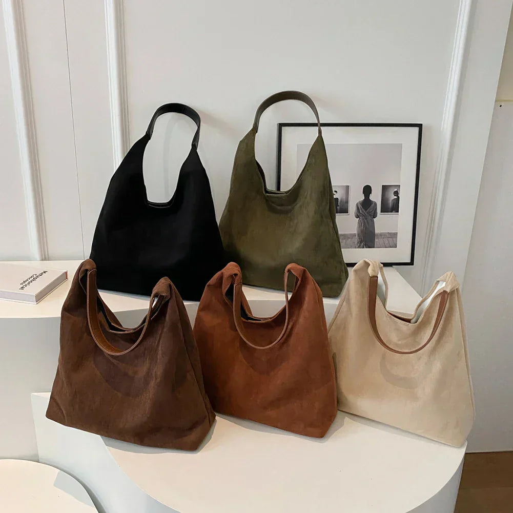 Damen Schultertasche aus Wildlederimitat – Minimalistische und elegante Handtasche5
