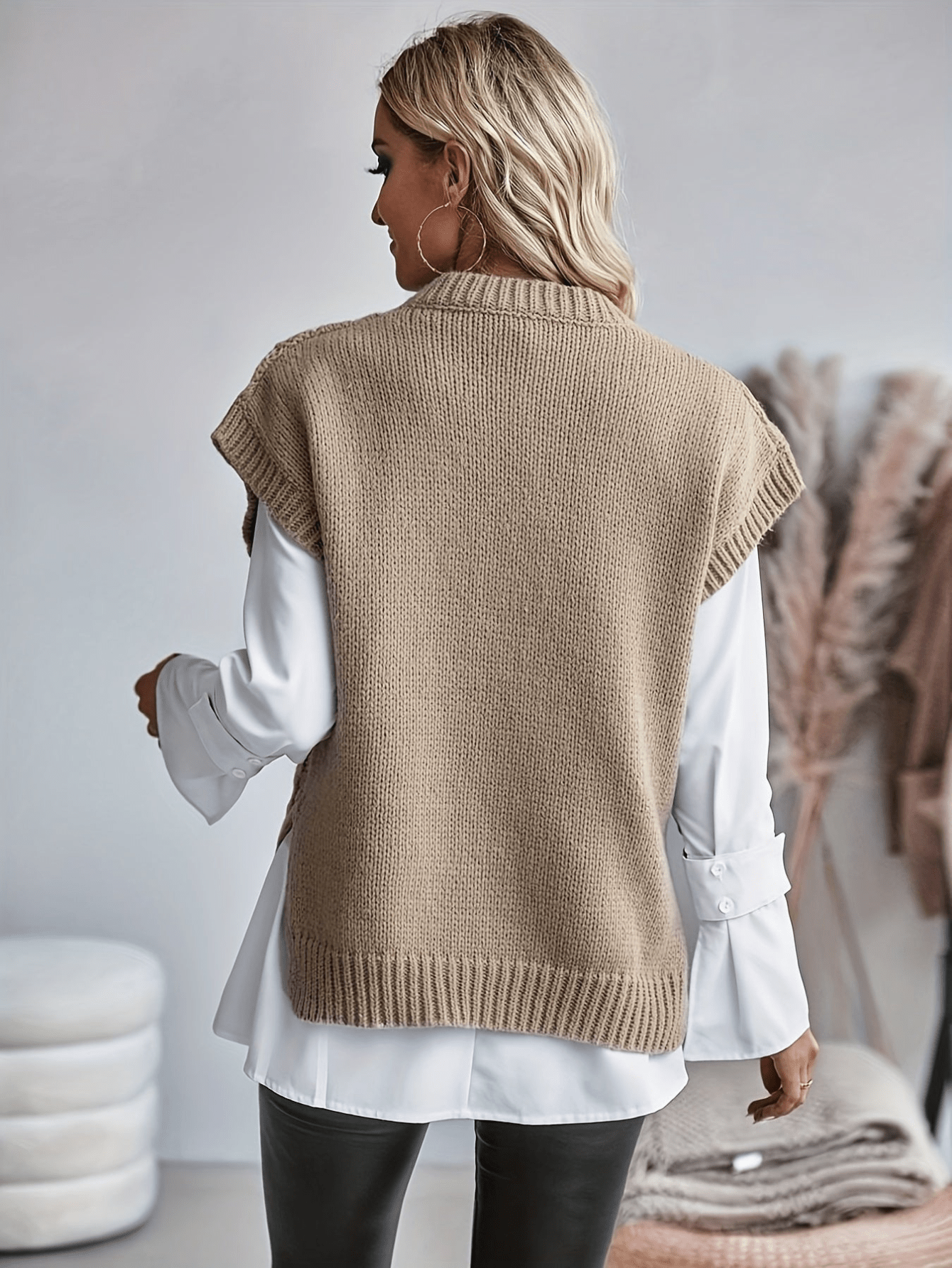 Damen Strickweste ohne Ärmel mit Zopfmuster – Wärme und Stil