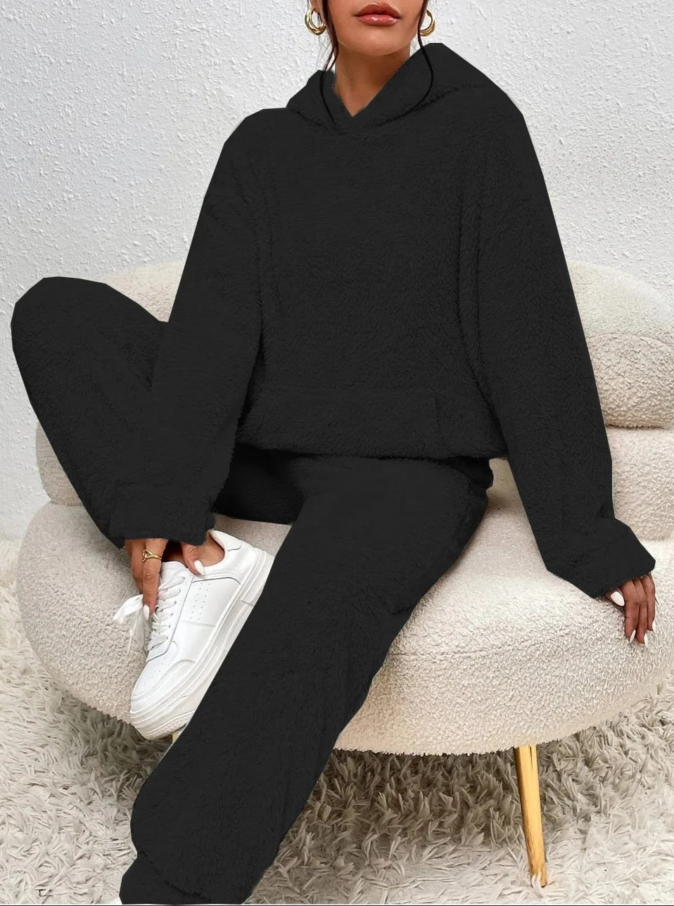 Damen-Teddy-Zweiteiler mit Kapuze – Kuscheliger und bequemer Lounge-Set für kalte Tage1