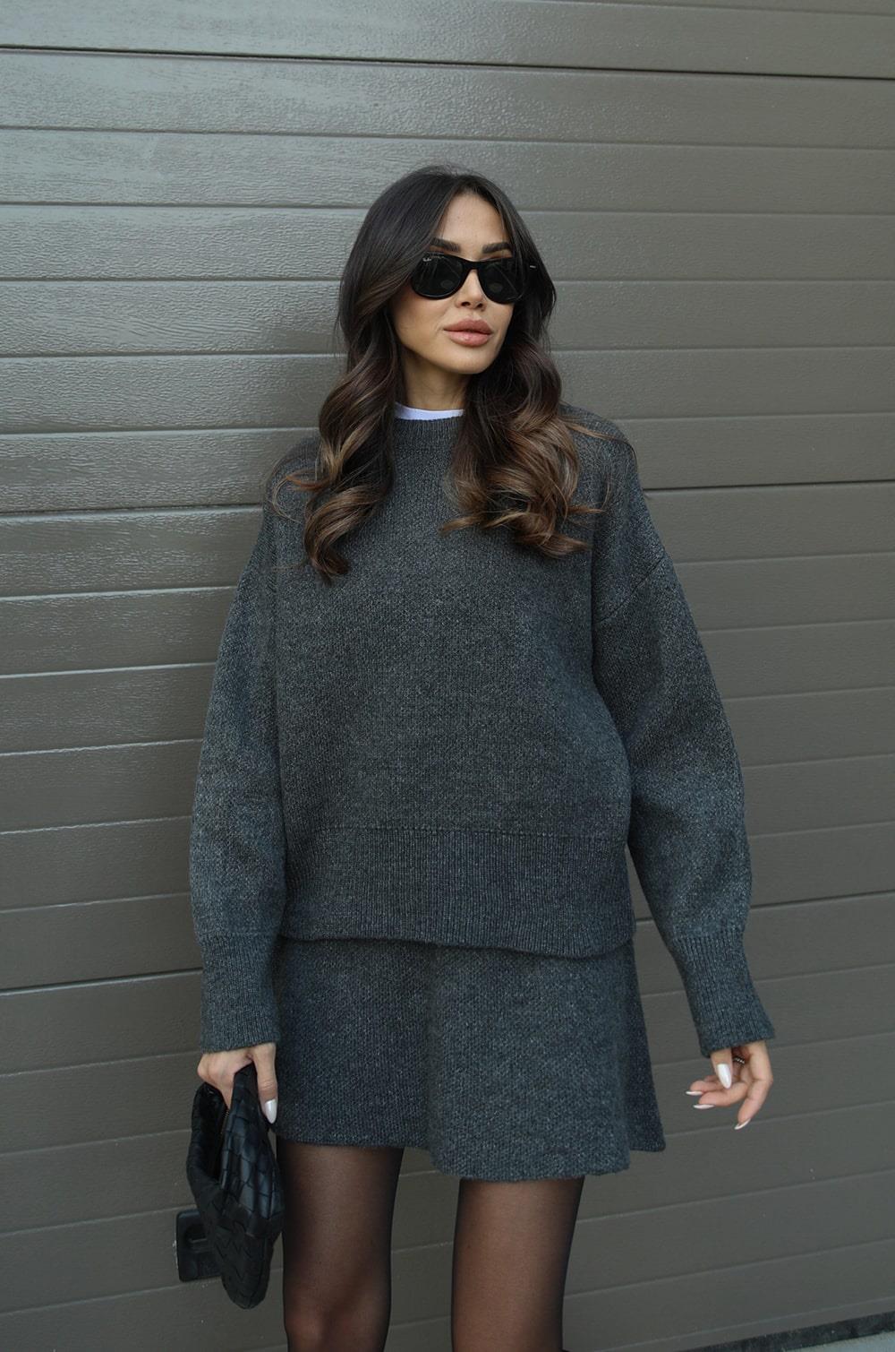 Damen-Zweiteiler aus Strick – Eleganter Pullover und Rock im zeitlosen Design