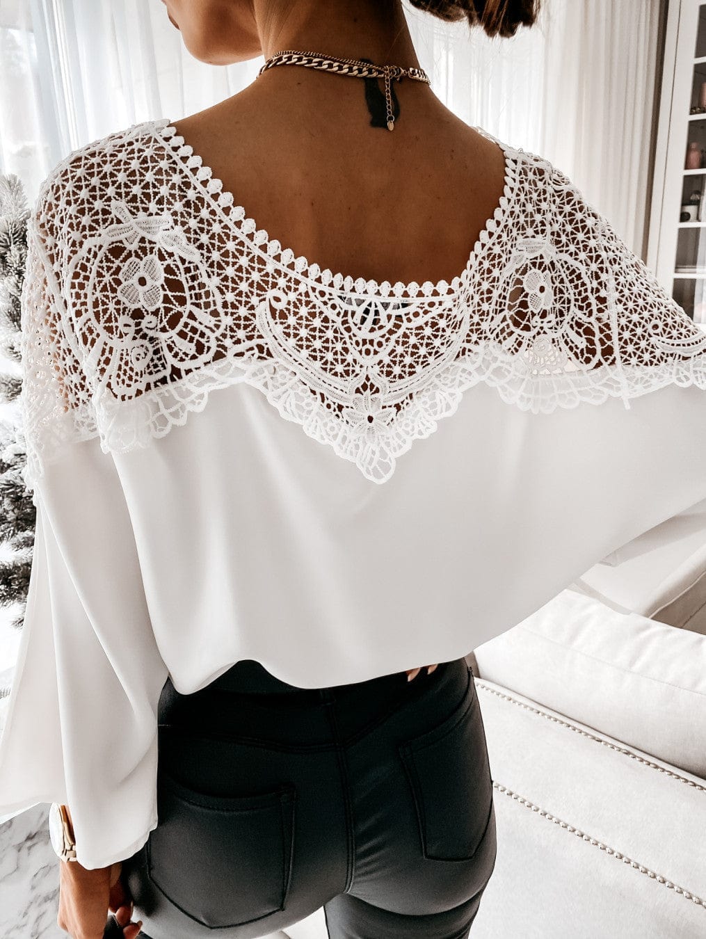 Elegante Bluse mit Spitzen-Detail – Stilvoll & Feminin