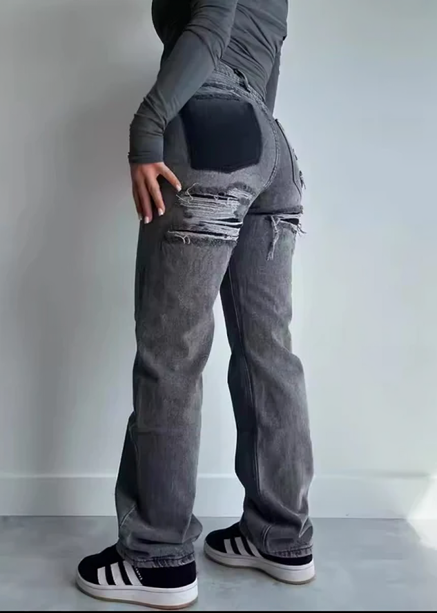 Frauen Jeans mit abgenutzten Details und zwei Color -Taschendruck