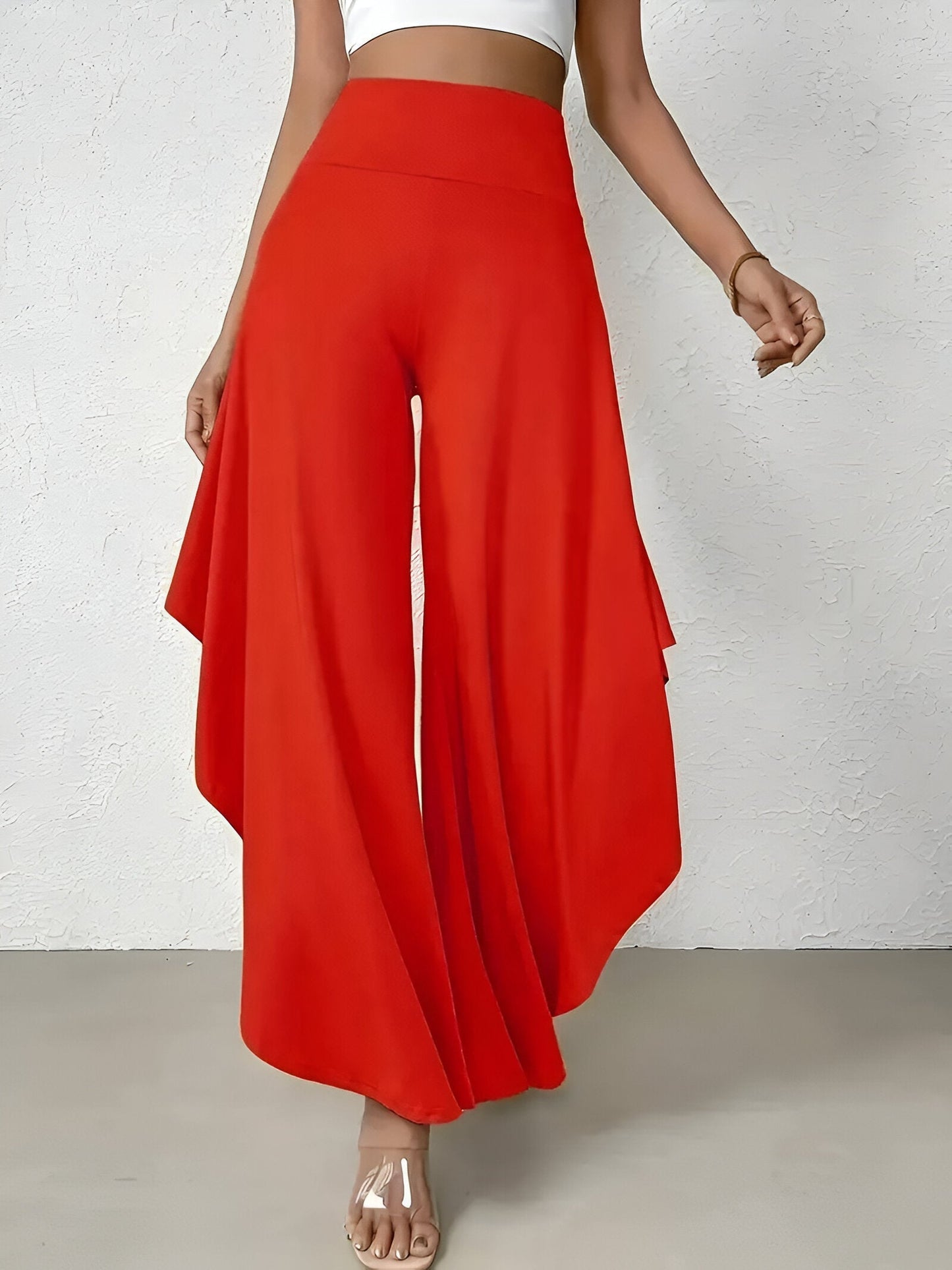 Frauenhose mit Schlitz- und Breitenbeinen