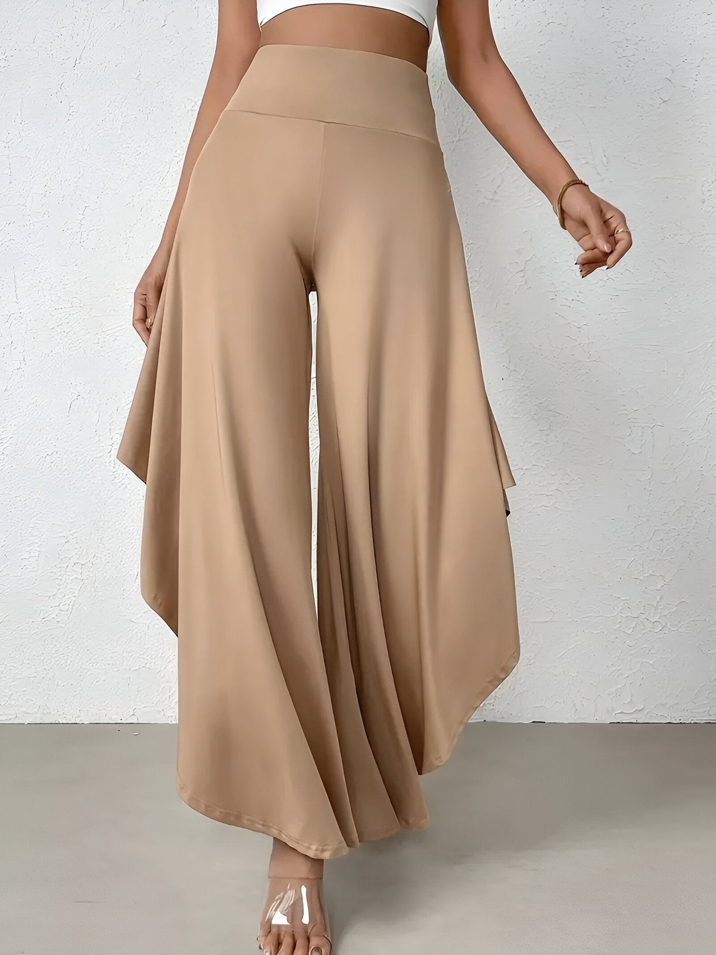 Frauenhose mit Schlitz- und Breitenbeinen