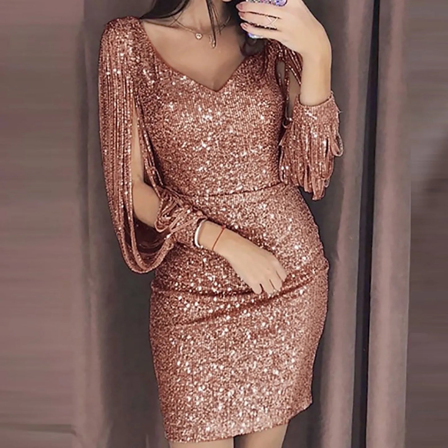 Glitzerndes Partykleid mit Fransenärmeln – Elegant & Blickfang