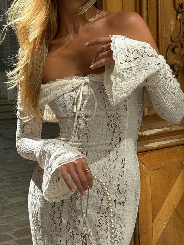 lange-spitzenkleid-mit-schulterfreien-tragern-eleganz-und-komfort-fur-alle-anlasse 5