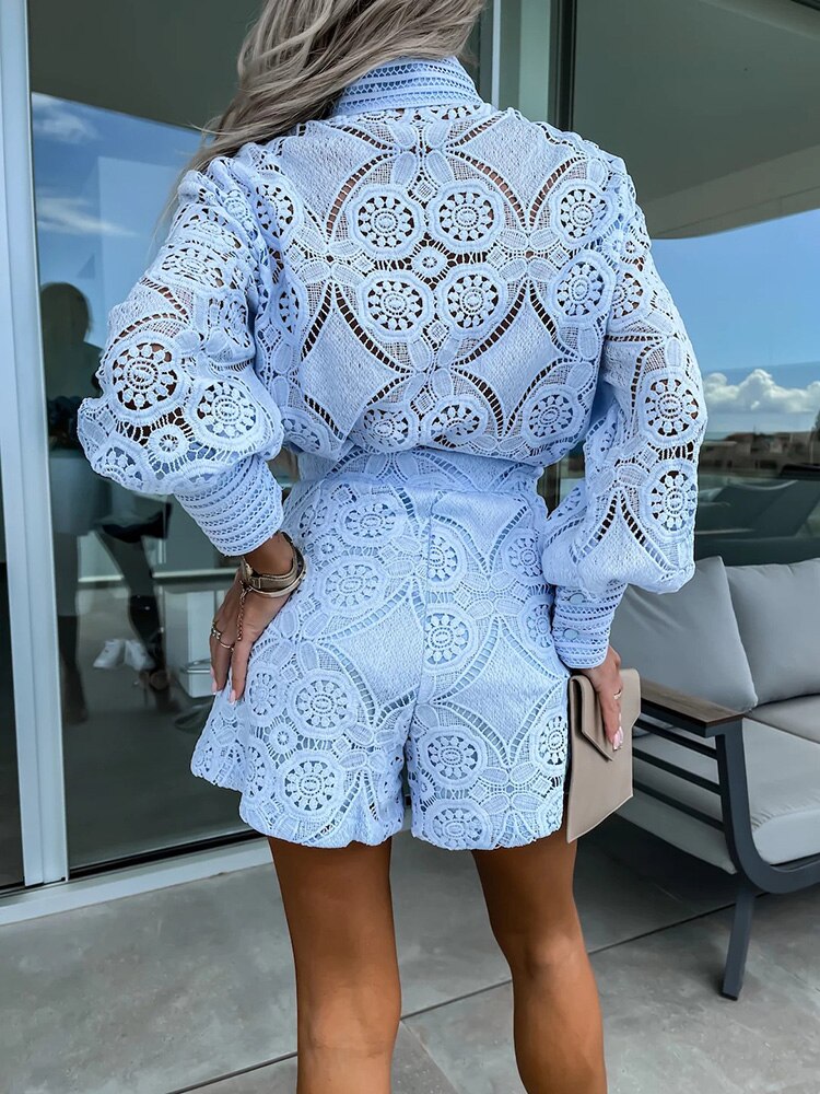 Zweiteiliges Set für Frauen mit Boho-Inspiration für den Sommer