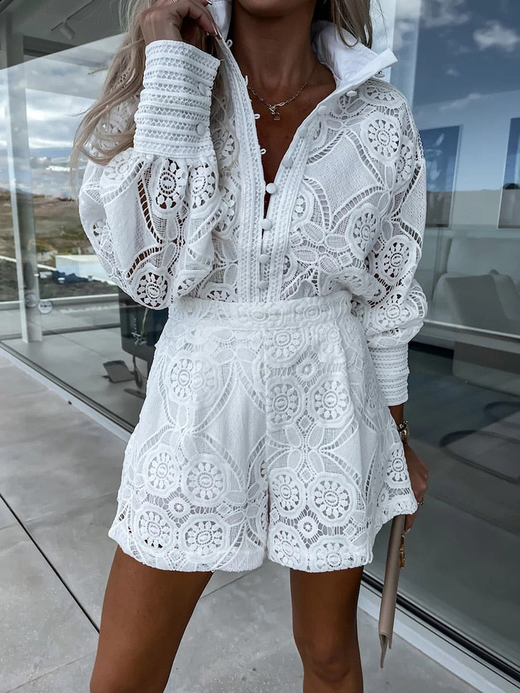 Zweiteiliges Set für Frauen mit Boho-Inspiration für den Sommer