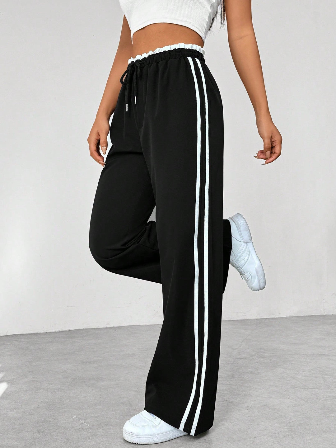 Damen High Waist Freizeithose mit Seitenstreifen und weitem Bein | Relaxed Fit