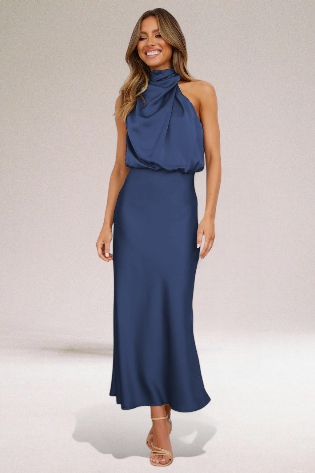 Damen Abendkleid | Neckholder Maxikleid Stil | Fließende Silhouette | Stilvoller Auftritt