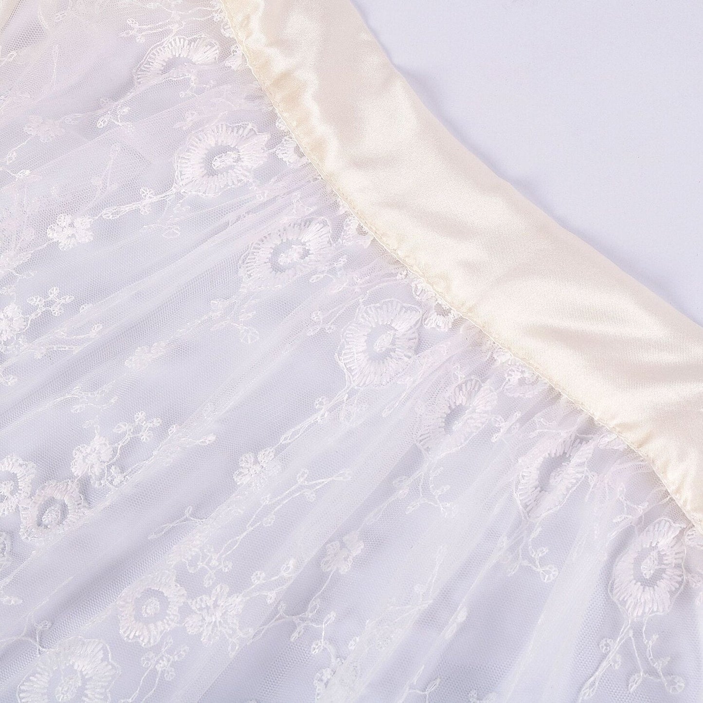 Blaues Dirndlkleid mit Bluse und Spitzenschürze – Oktoberfest | Festliche Tracht für Damen