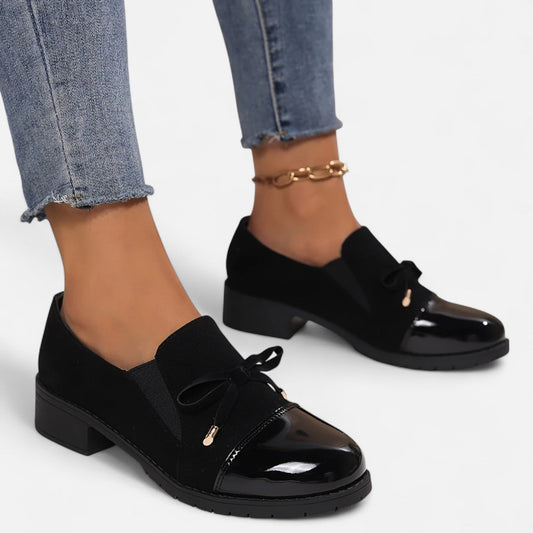 Damen-Loafer mit Blockabsatz – Lacklederschuhe mit Kappe und Schleife 0