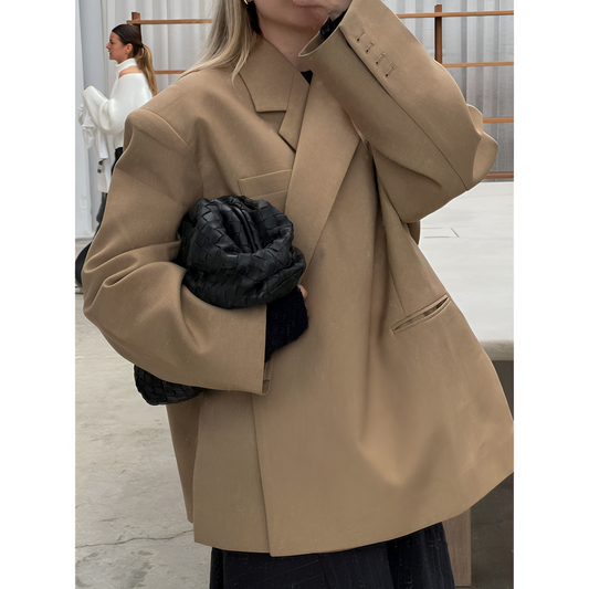 Damenblazer – Oversized-Passform – Asymmetrischer Seitenschlitz – Verdeckter Verschluss