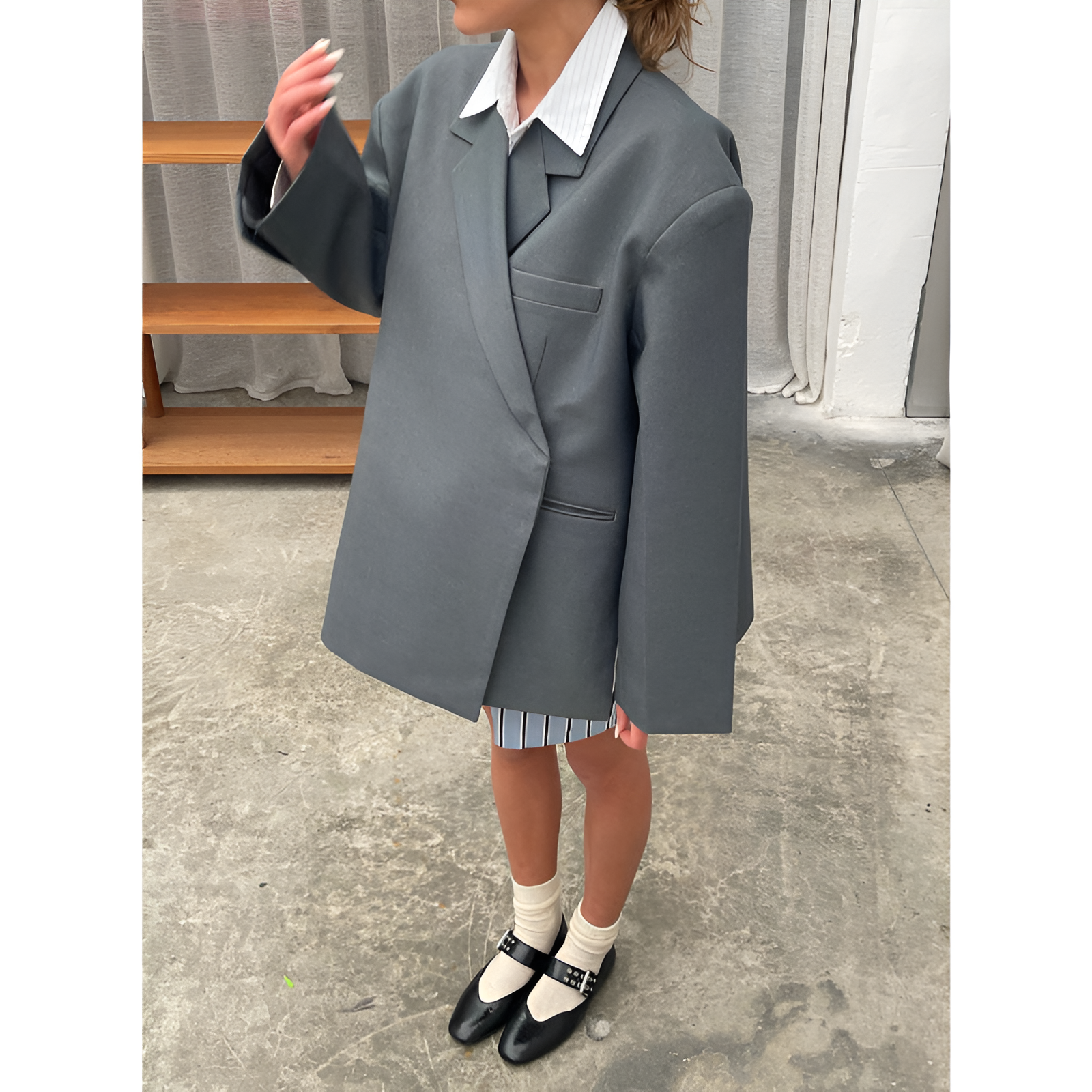 Damenblazer – Oversized-Passform – Asymmetrischer Seitenschlitz – Verdeckter Verschluss