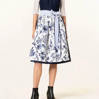 Dirndlkleid mit blauem Blumenmuster – Oktoberfest | Romantische Tracht mit Schürze