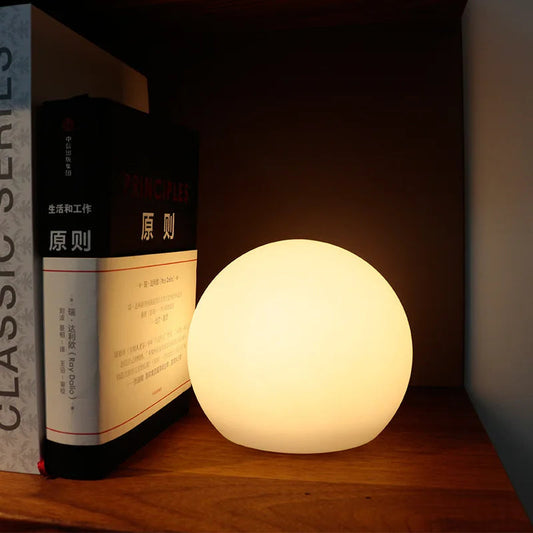 Dynamische LED Tischlampe ohne Kabel mit 16 Farben und Fernbedienung – Stimmungsvolle Tischleuchte für Schlafzimmer und Büro