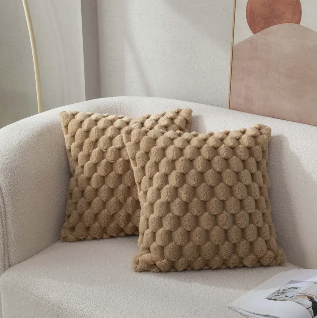 Flauschiges Kissen aus hochwertigem Material – pflegeleichtes Dekokissen für Wohn- und Schlafzimmer