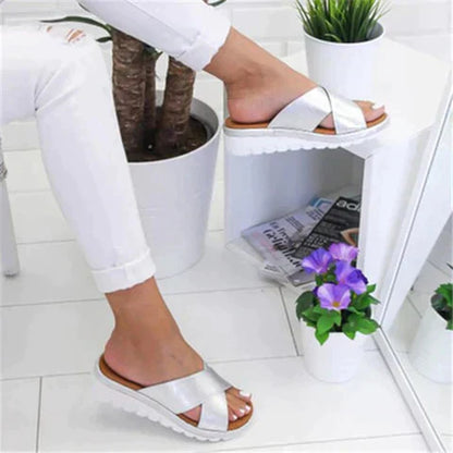 Ciabatte da donna con cinturini incrociati e punta aperta | Casual