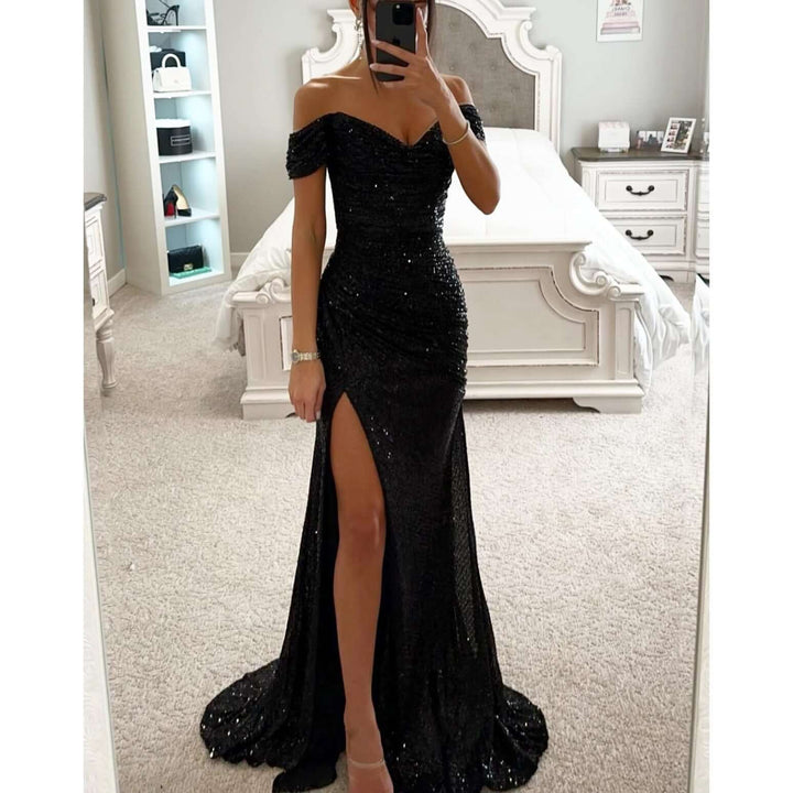 Glitzerndes schulterfreies Maxikleid mit herzförmigem Ausschnitt und Beinschlitz 10