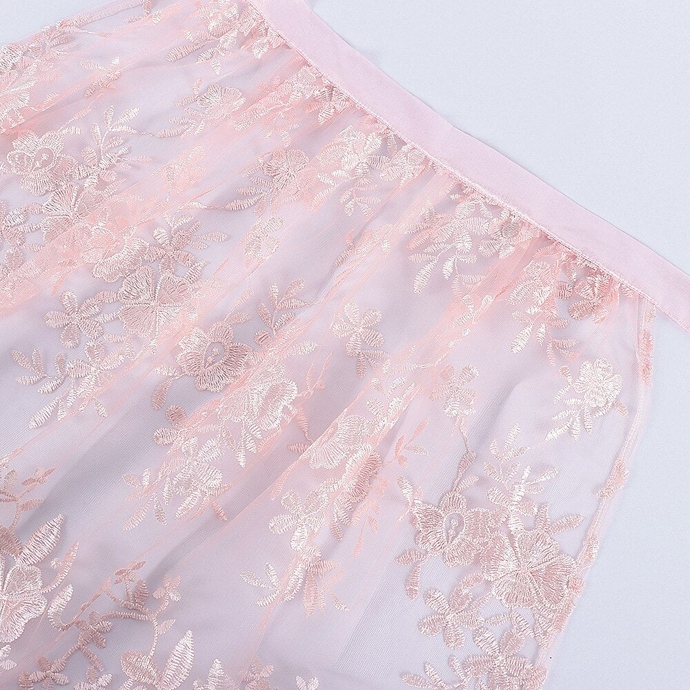 Graues Dirndlkleid – Oktoberfest | Mit rosa Spitzenschürze für einen eleganten Trachtenlook