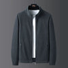 Herrenjacke – Normale Passform – Stehkragen – Durchgehender Reißverschluss – Elastischer Saum – Taschen
