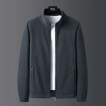 Herrenjacke – Normale Passform – Stehkragen – Durchgehender Reißverschluss – Elastischer Saum – Taschen