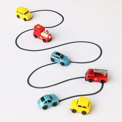 Interaktives Spielzeugauto für Kinder, das Linien folgt und als Lernfahrzeug dient 1